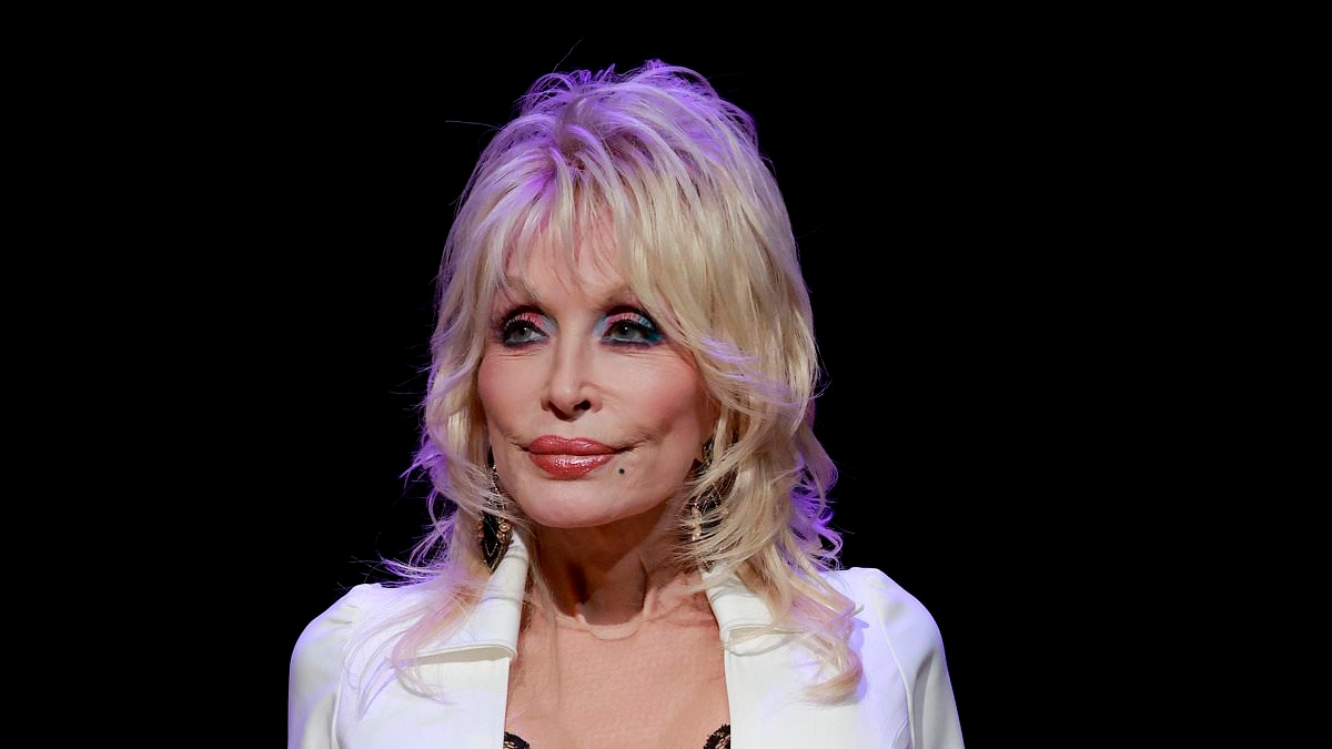 Dolly Parton reveals painful secret she kept from her fans to protect her private husband before his death