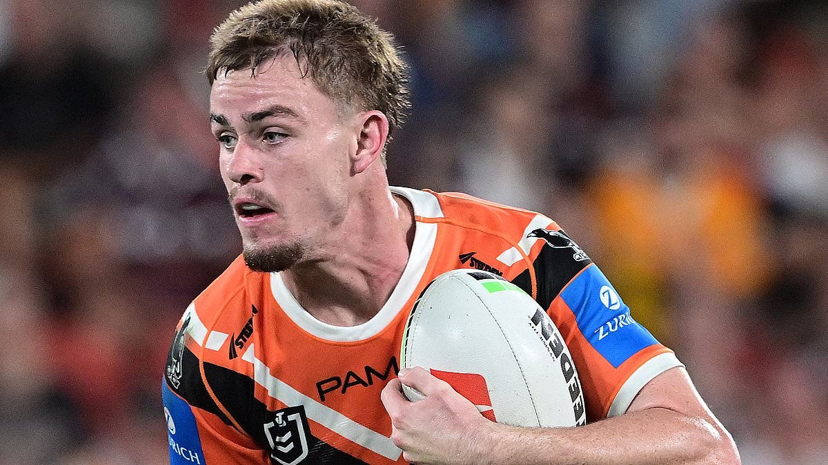 Footy fan armed with a phone exposes the NRL's biggest secret with Lachlan Galvin video - as league looks at punishing Bulldogs