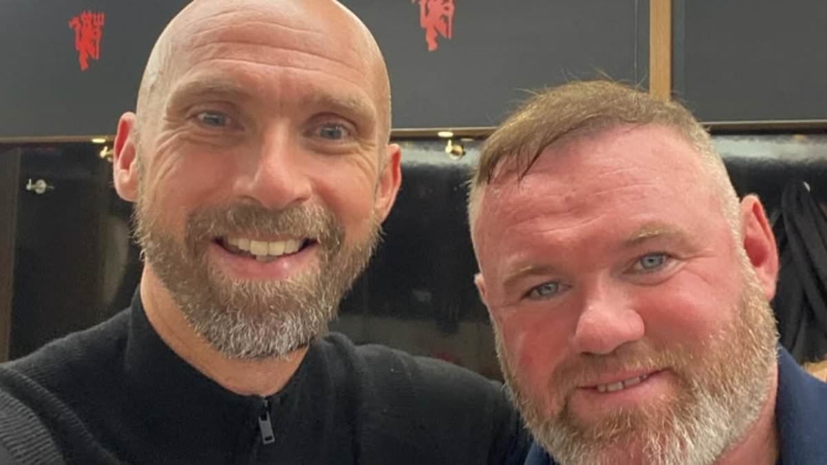Man United title winner opens up on battle with depression and anxiety after being brutally mocked - with Gary Lineker apologising to him