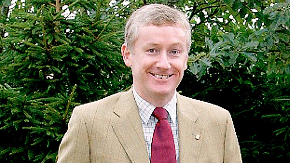 A £600,000-a-year pension, a stunning luxury home and all the time in the world to enjoy it. So is it any wonder Fred the Shred, the man who broke RBS, STILL seems to be laughing all the way to the bank