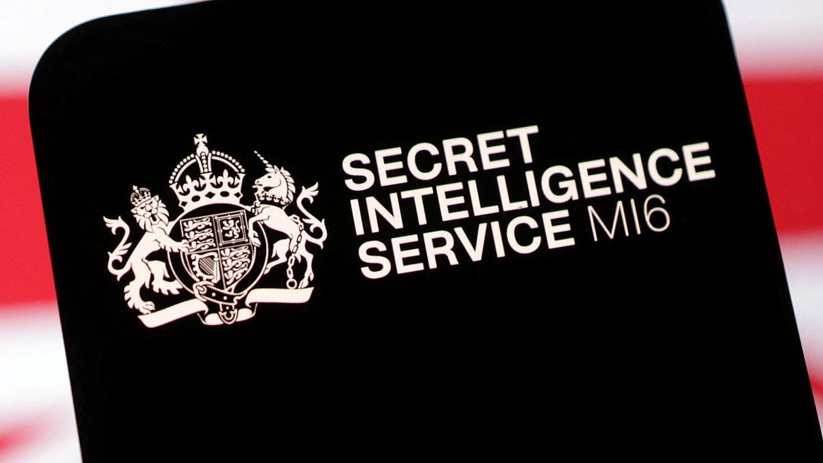Keir Starmer's plans for 'return hubs' to take migrants from the UK could be hijacked by Russian spies, MI6 warns