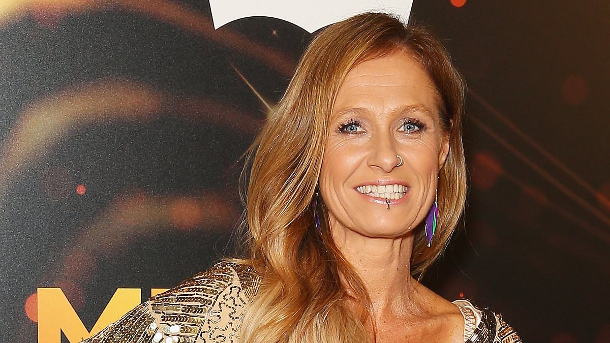 Kasey Chambers doesn't look like this anymore! Fans shocked by Aussie star's new appearance