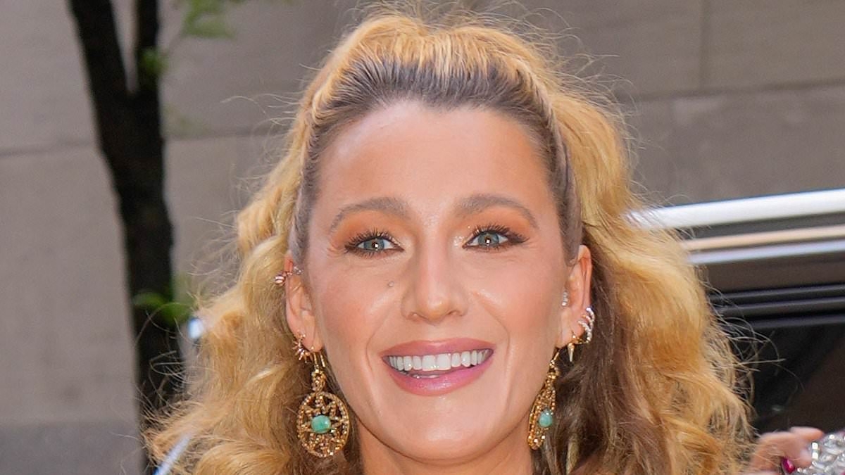 Fans spot member of Blake Lively's inner-circle on dinner date with Taylor Swift and Dakota Johnson