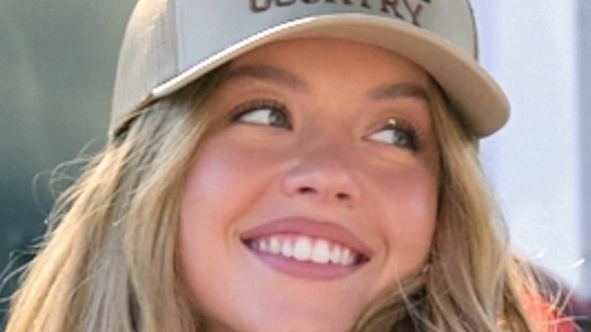 Sydney Sweeney trolls bathwater soap critics as she's seen for first time since 'creepy' collaboration emerged