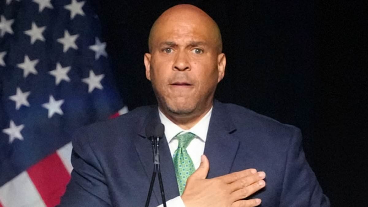 Democrat senator sparks MAGA outrage after awkward hand gesture during speech in California
