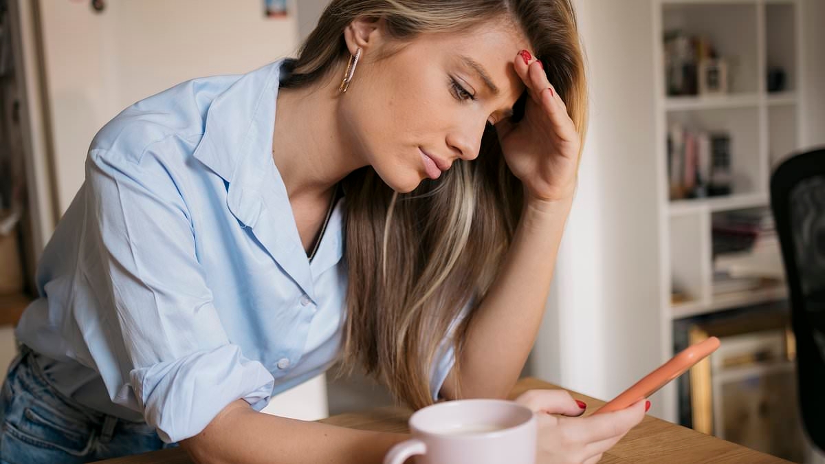 Expert reveals the 'desperate' text you shouldn't send if you want a second date