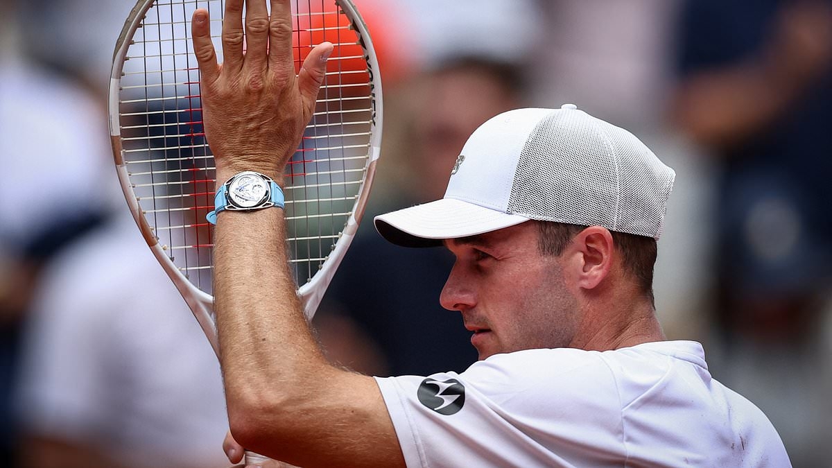American tennis superstar breaks 22-year-old Andre Agassi record to make history with insane French Open win