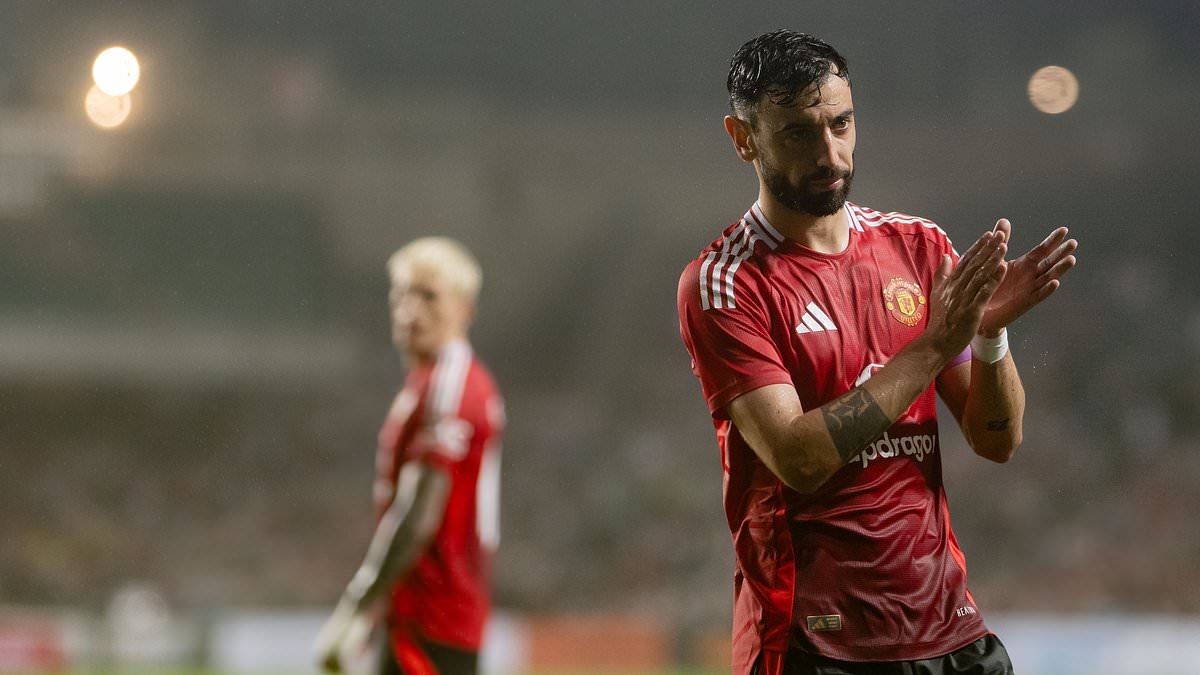 Former Premier League star and Al-Hilal player sends message to Bruno Fernandes as Man United captain weighs up Saudi mega-move