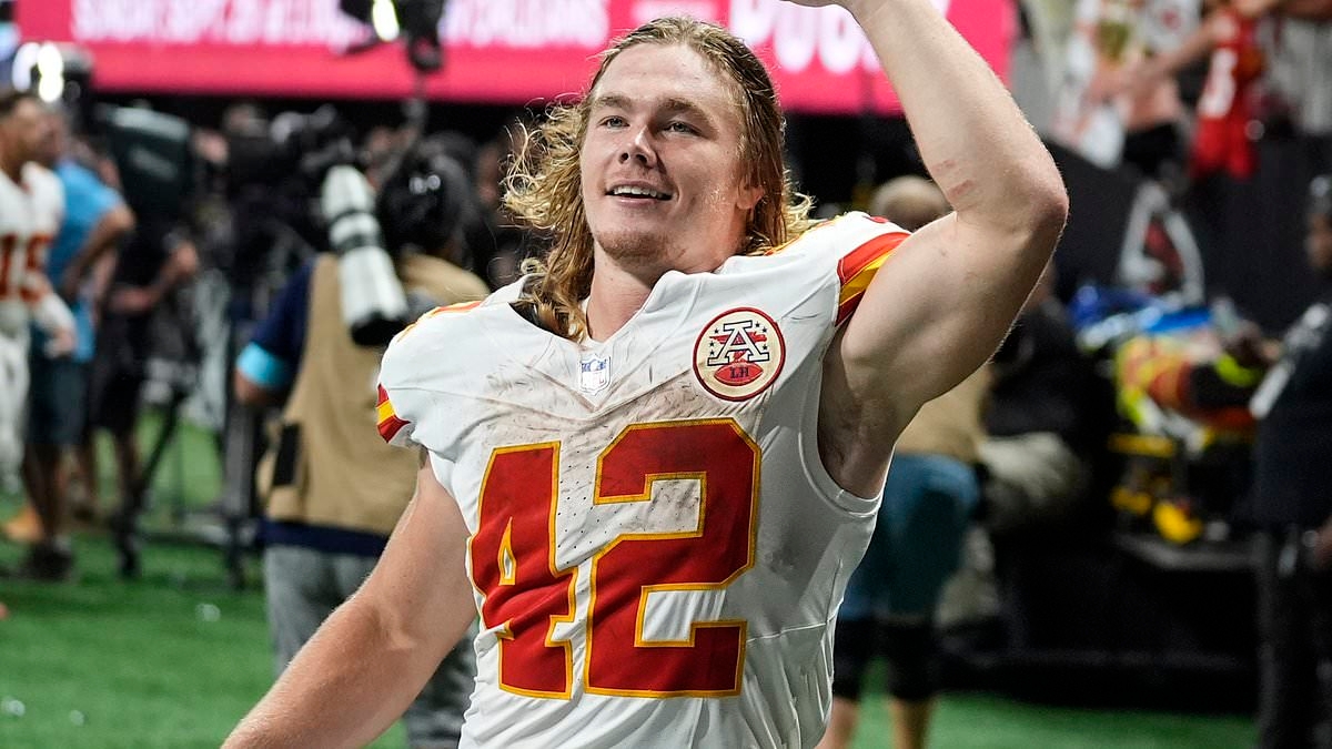 Kansas City Chiefs star leaves fans stunned with photo of himself with his terrifying pet animal