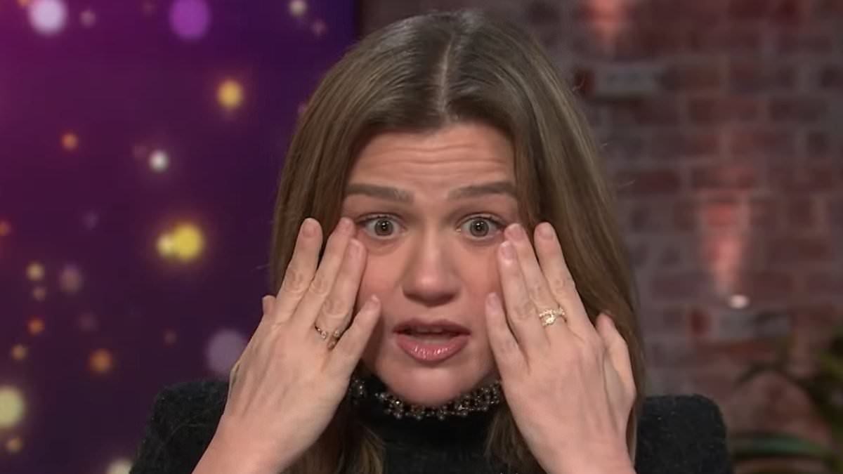 Kelly Clarkson may leave hit talk show over 'very painful' personal issues after mystery absence