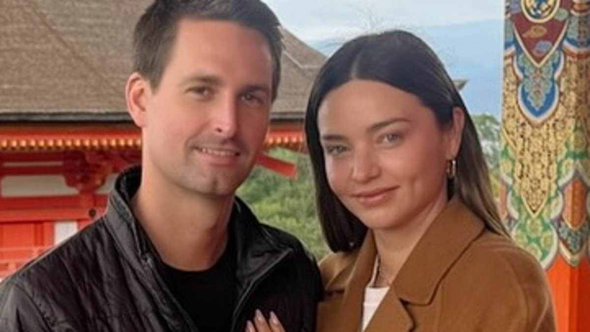 Miranda Kerr gushes over her tech billionaire husband Evan Spiegel while enjoying Japan holiday