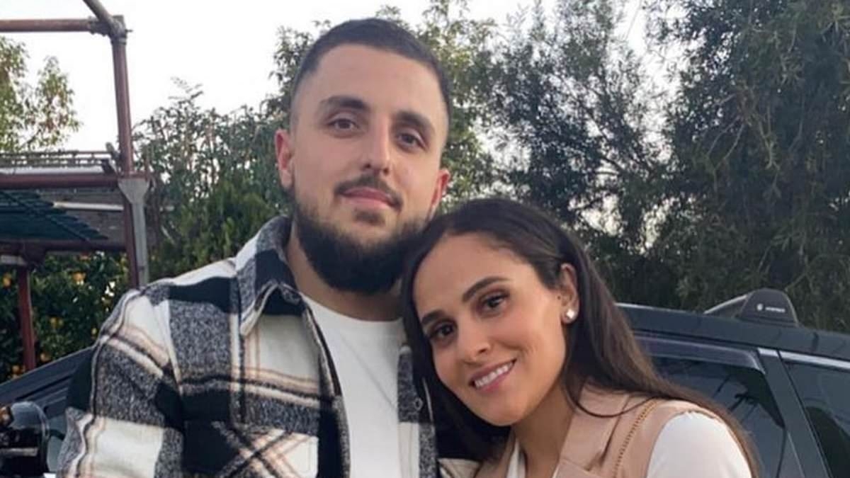 AFLW star Haneen Zreika announces exciting baby news and shares heartwarming footage of her telling her GWS teammates
