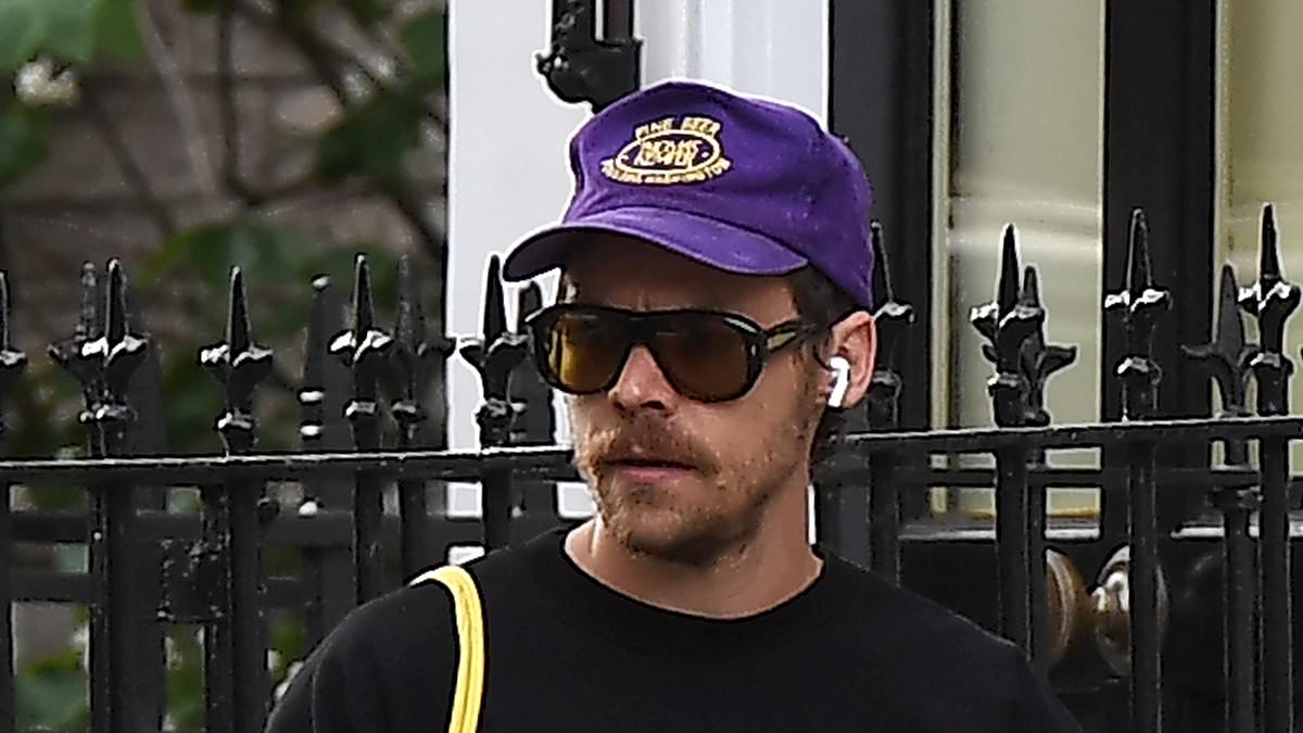 Harry Styles flies under the radar in a pair of tiny shorts as he runs errands in London