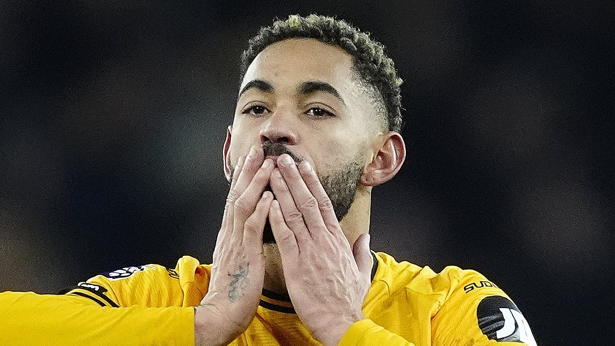 David Beckham's halfway line strike and goals galore from Wayne Rooney and Ruud van Nistelrooy - £62.5m new boy Matheus Cunha has big boots to fill as Man United's latest No 10