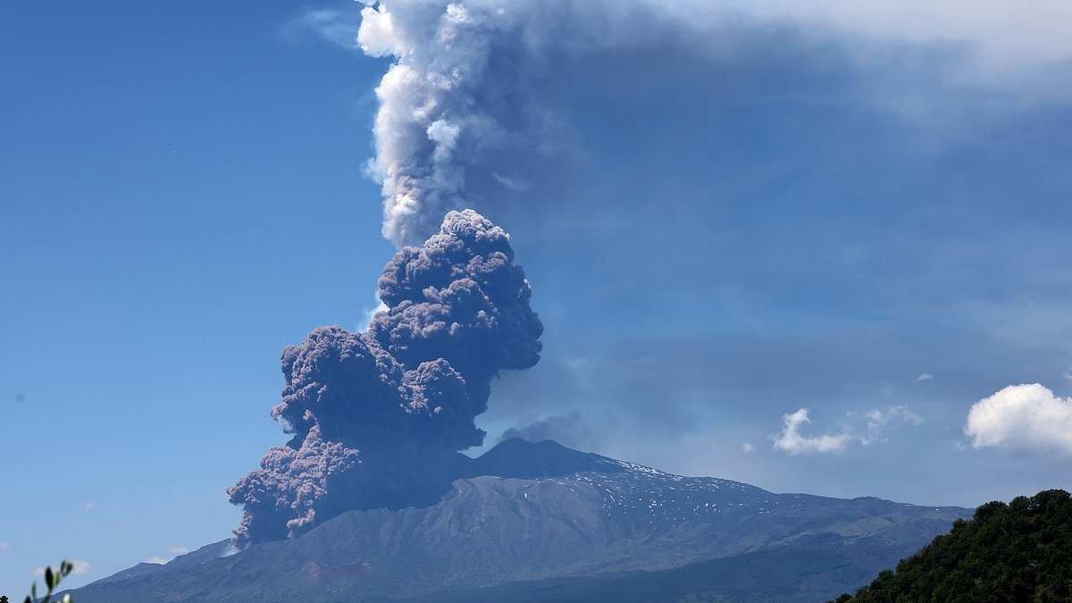 BREAKING NEWS Terrified tourists run for their lives as Mount Etna erupts, sending gigantic plume of ash into the sky