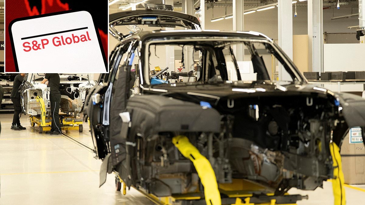 UK manufacturing sector continues to shrink as labour costs grow