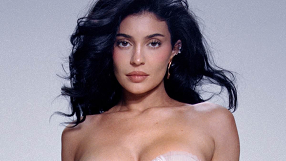 Kylie Jenner reveals the two things that keep her 'normal' even though she's a billionaire who dates a movie star