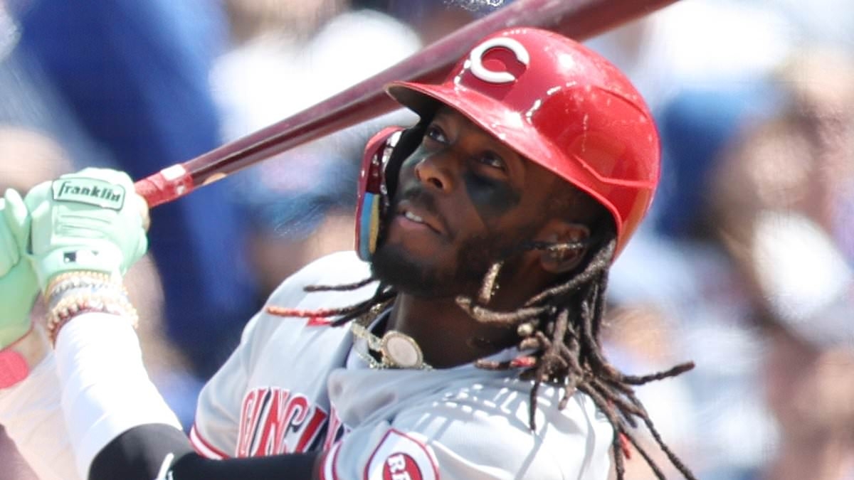 Elly De La Cruz hits home run as he plays through devastating family loss