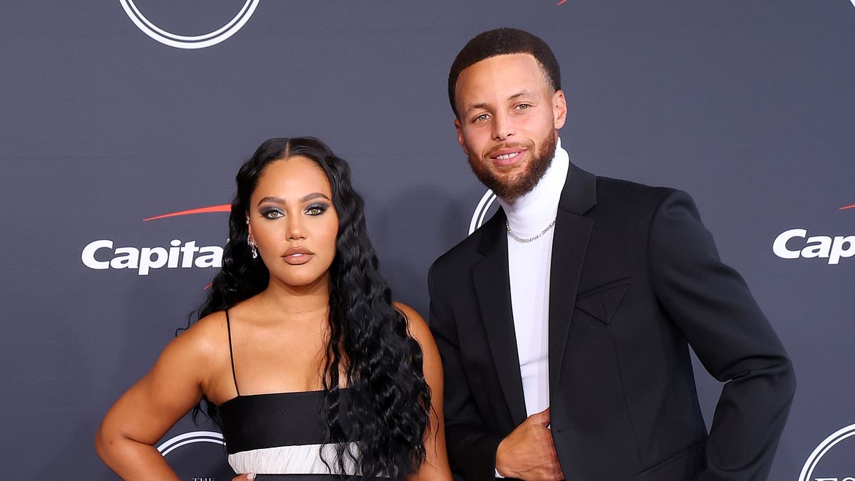 Shirtless vacation photo of NBA superstar Steph Curry sparks concern from fans
