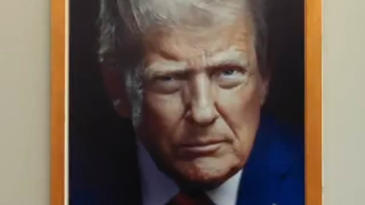 White House reveals brand new official Trump portrait with very telling detail