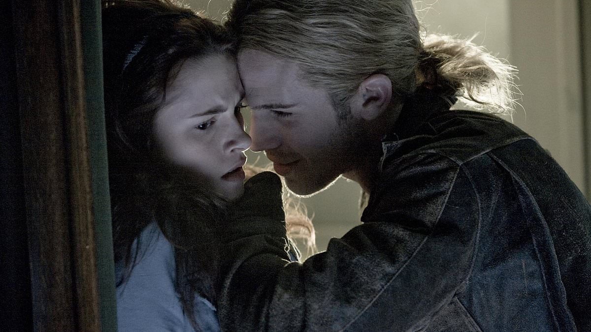 Twilight star pushes back after being sued for $60K in allegedly unpaid rent