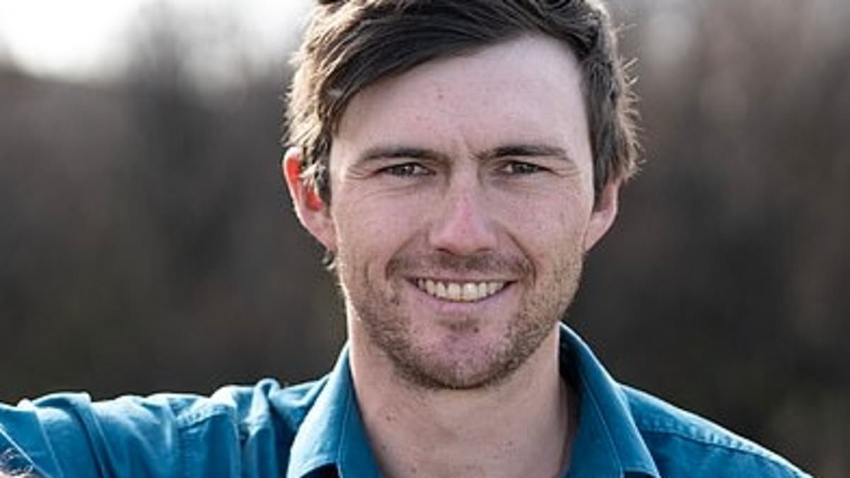 Channel Seven suffers embarrassing blunder in Farmer Wants a Wife promo: 'Who are those girls?'