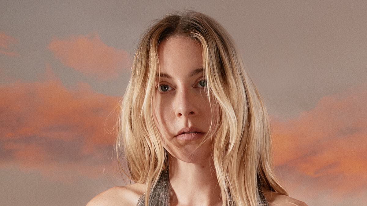 HAIM singer Este reveals a boyfriend once broke up with her over her health condition as the sisters share their dating horror stories for GQ cover