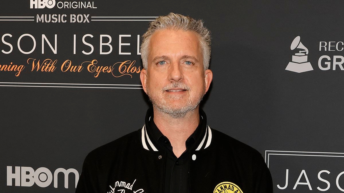 Bill Simmons rips into popular sports podcaster over Bill Belichick and Jordon Hudson's romance