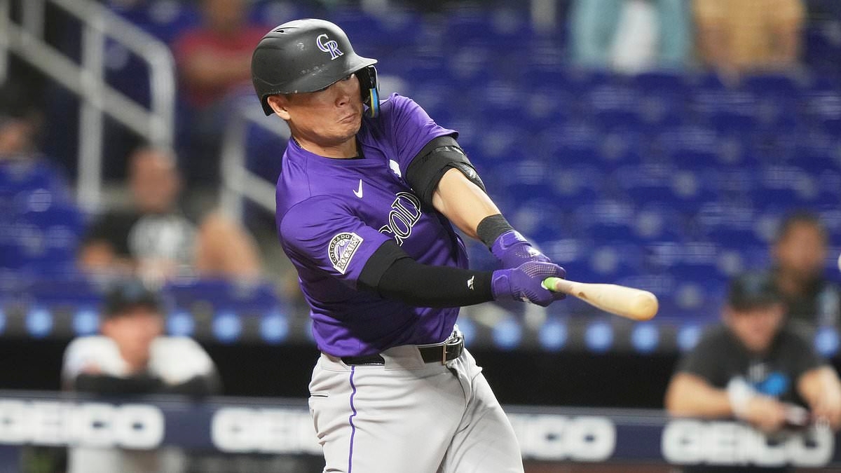 Picture of MLB crowd goes viral for all the wrong reasons