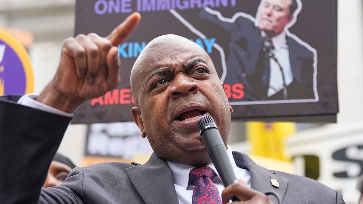 Democrat mayor SUES Trump darling Alina Habba for ordering his ICE arrest