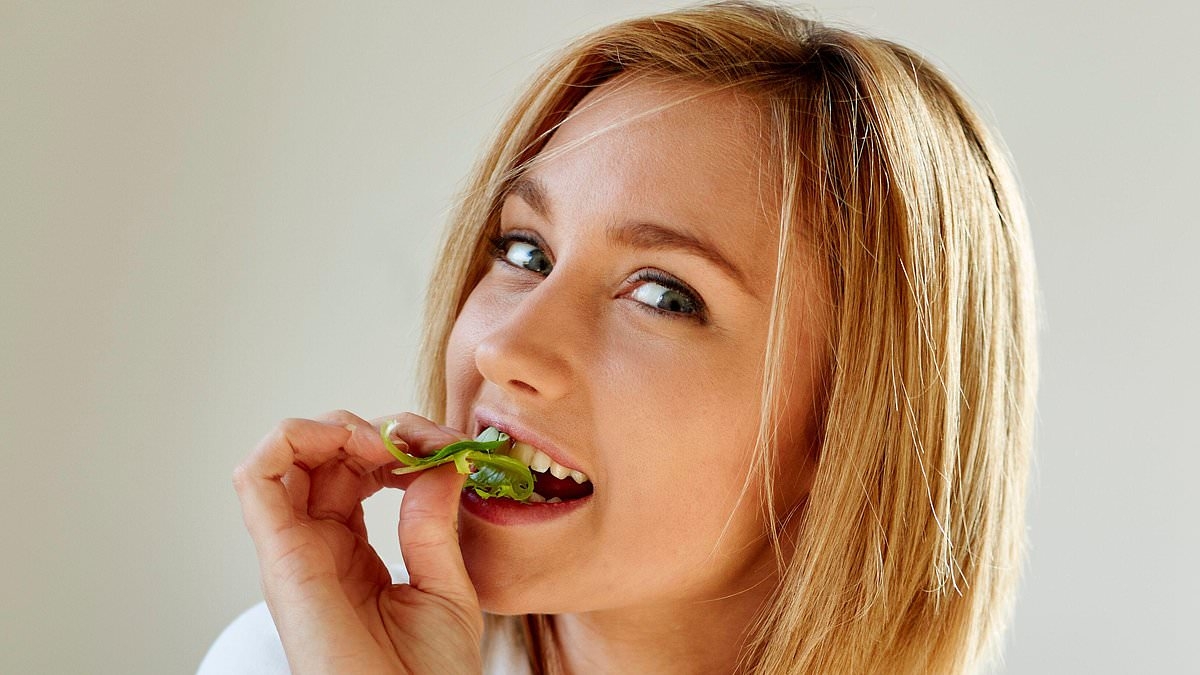 Common diet Brits choose to lose weight could lead to depression, study finds