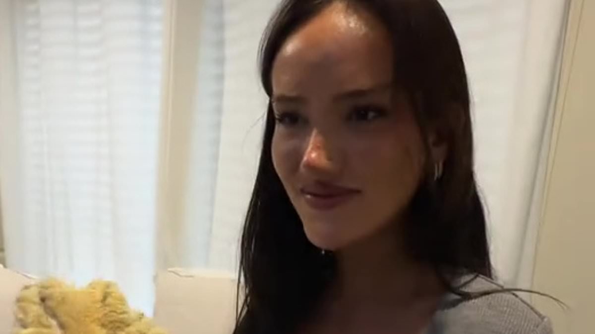 Is this Australia's most 'slept on' beauty hack? Influencer divides fans as she reveals her gross bedtime habit