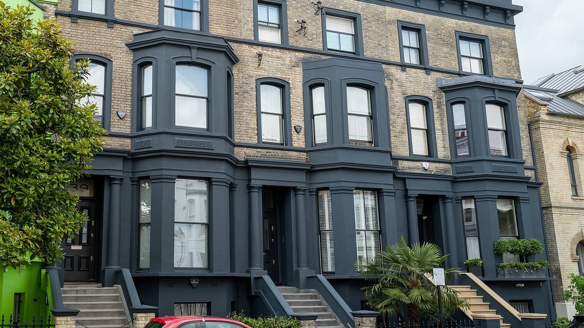 Fed-up Notting Hill residents have painted their colourful terraced homes black to get rid of selfie-taking influencers
