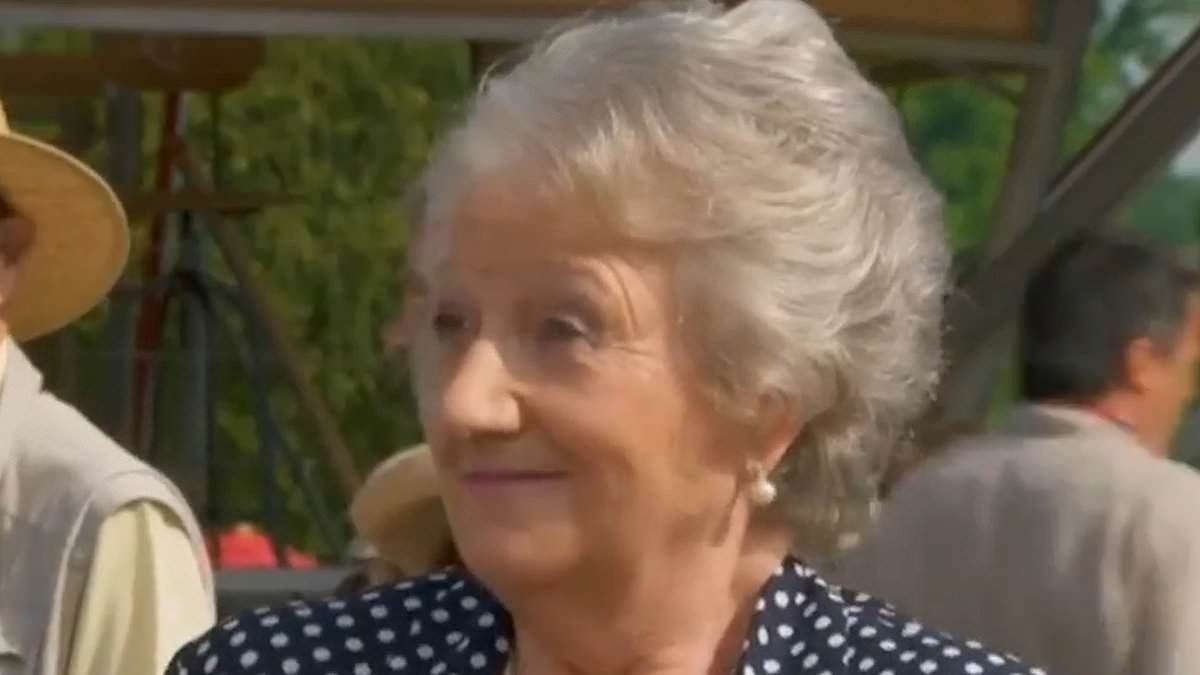 Antiques Roadshow expert sends guest AWAY after spotting 'crucial' detail missing from diamond bracelet linked to Hollywood star