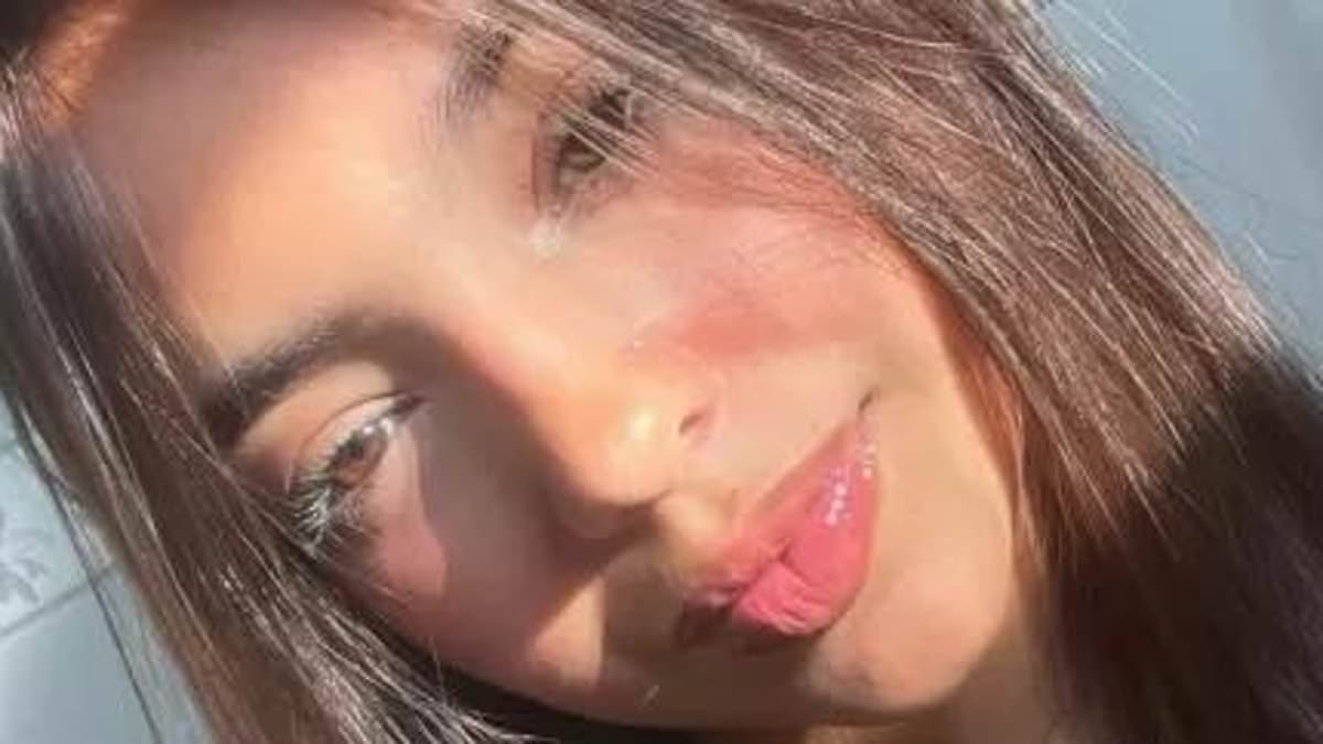 Cupcake poisoning twist as 'jealous' mean girl confesses to killing best friend with treats 'from an admirer'