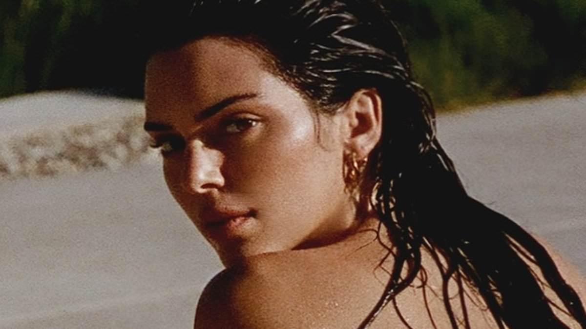 EXCLUSIVE Kendall Jenner's 200 calorie breakfast is 'packed with healthy fats that keep her thin'... after accidentally sharing she's a size 2