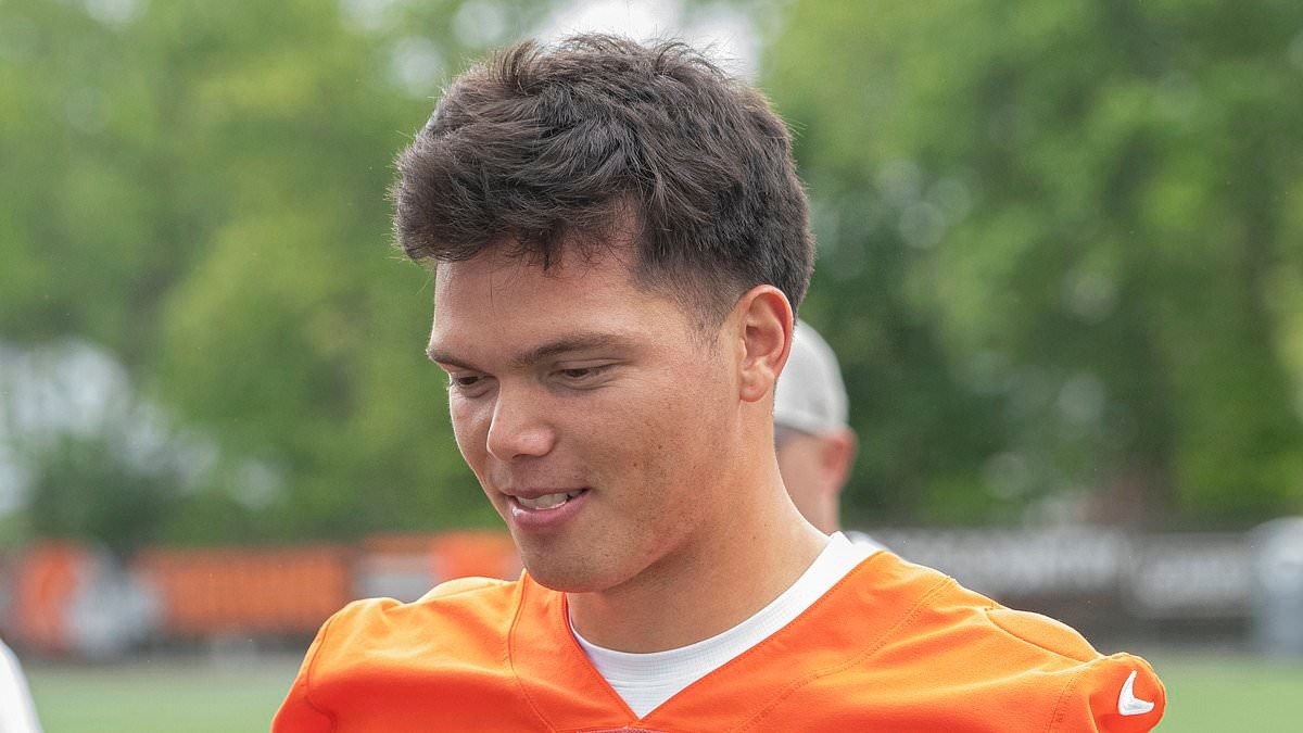 Dillon Gabriel signs Cleveland Browns rookie contract amid battle with Shedeur Sanders