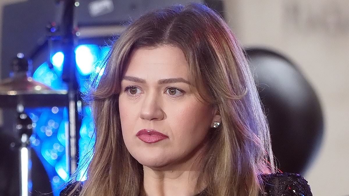 EXCLUSIVE 'Tormented' Kelly Clarkson has a MELTDOWN on set over the real reason she fears quitting her show