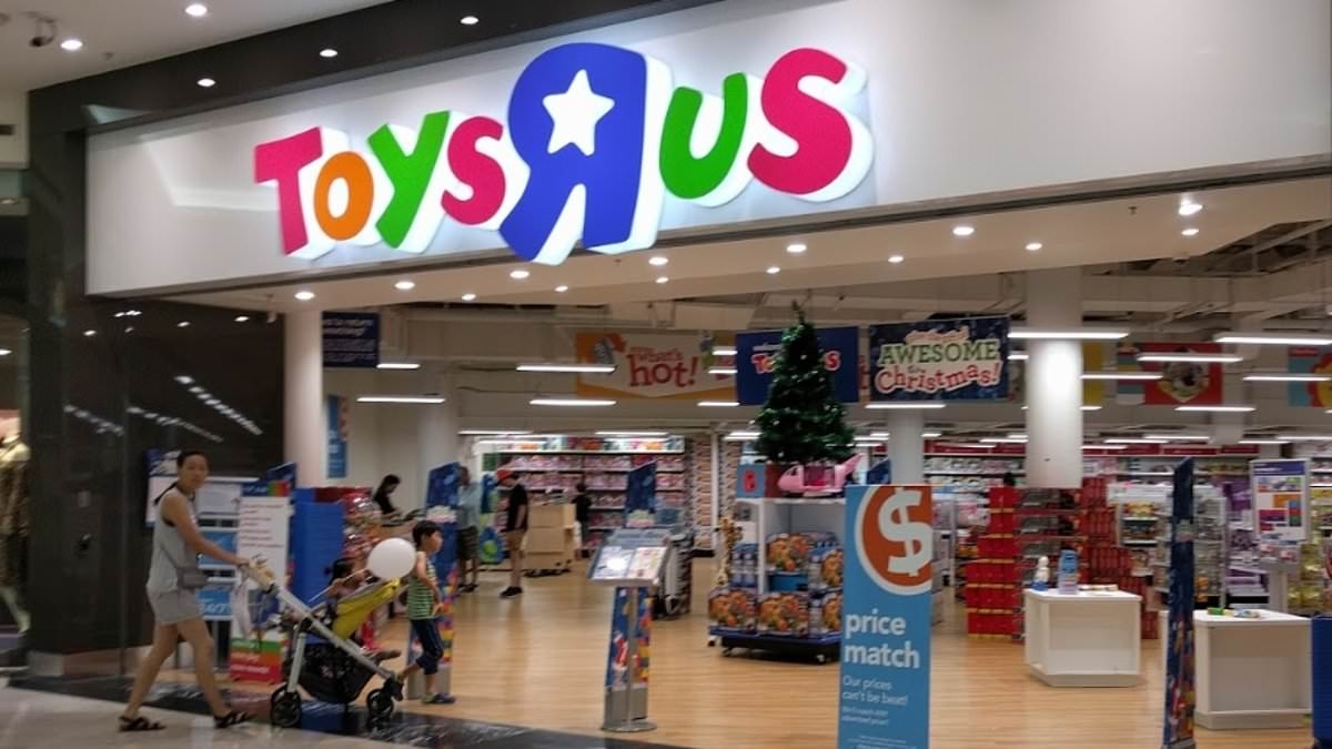 BREAKING NEWS Beloved children's store Toys R Us collapses in Australia AGAIN after chain received a major lifeline