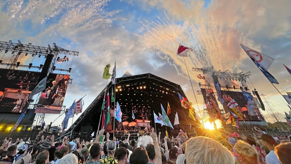 Glastonbury app will count festivalgoers' steps around the 900-acre site - and reward them for walking