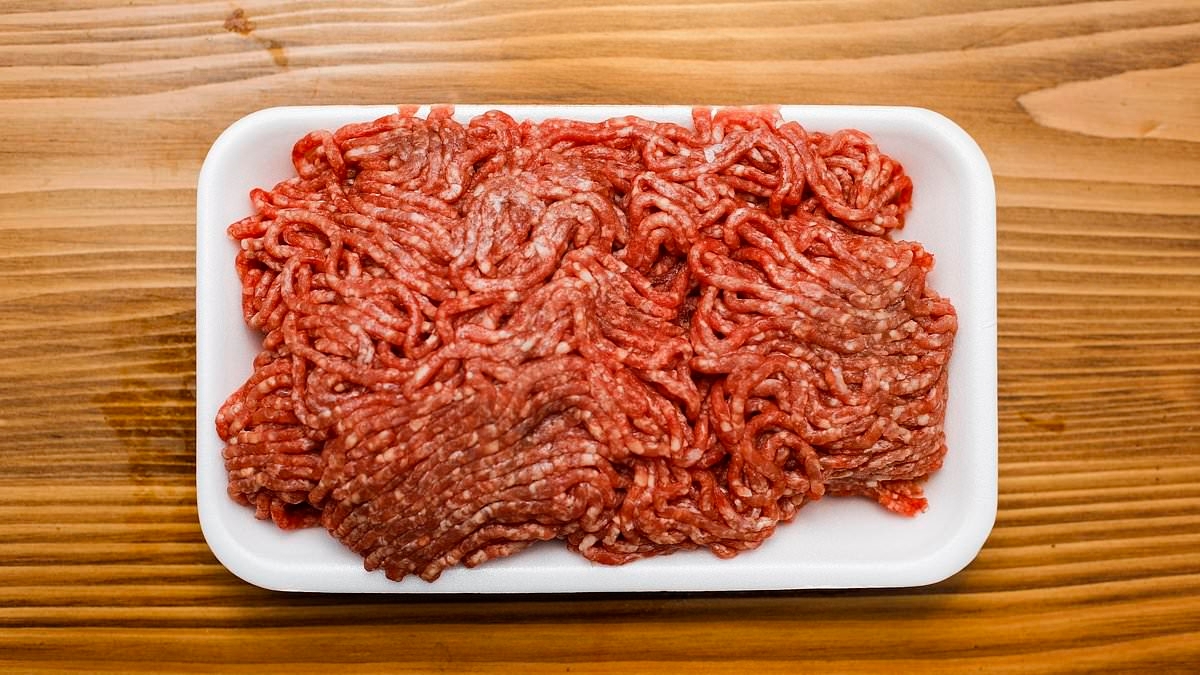 Urgent nationwide warning for ground beef contaminated with deadly bacteria linked to colon cancer