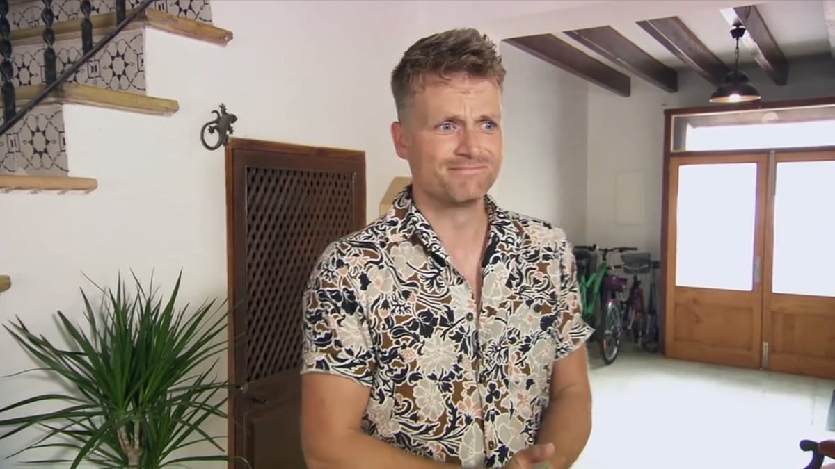 Squirming A Place In The Sun host 'shocked' as couple walk out of property tour with cutting six-word swipe
