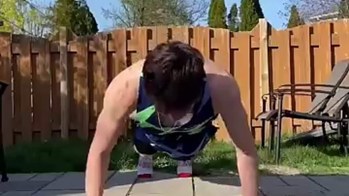 YouTuber does 16,000 push-ups - viewers go wild for 'crazy' effect on his body when shares the results