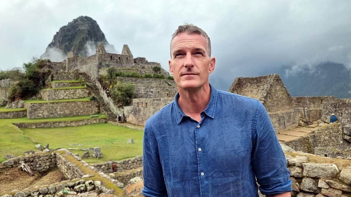 CHRISTOPHER STEVENS reviews Dan Snow & The Lost City: Like the foggy view, Dan Snow's trip to Machu Picchu is a damp squib