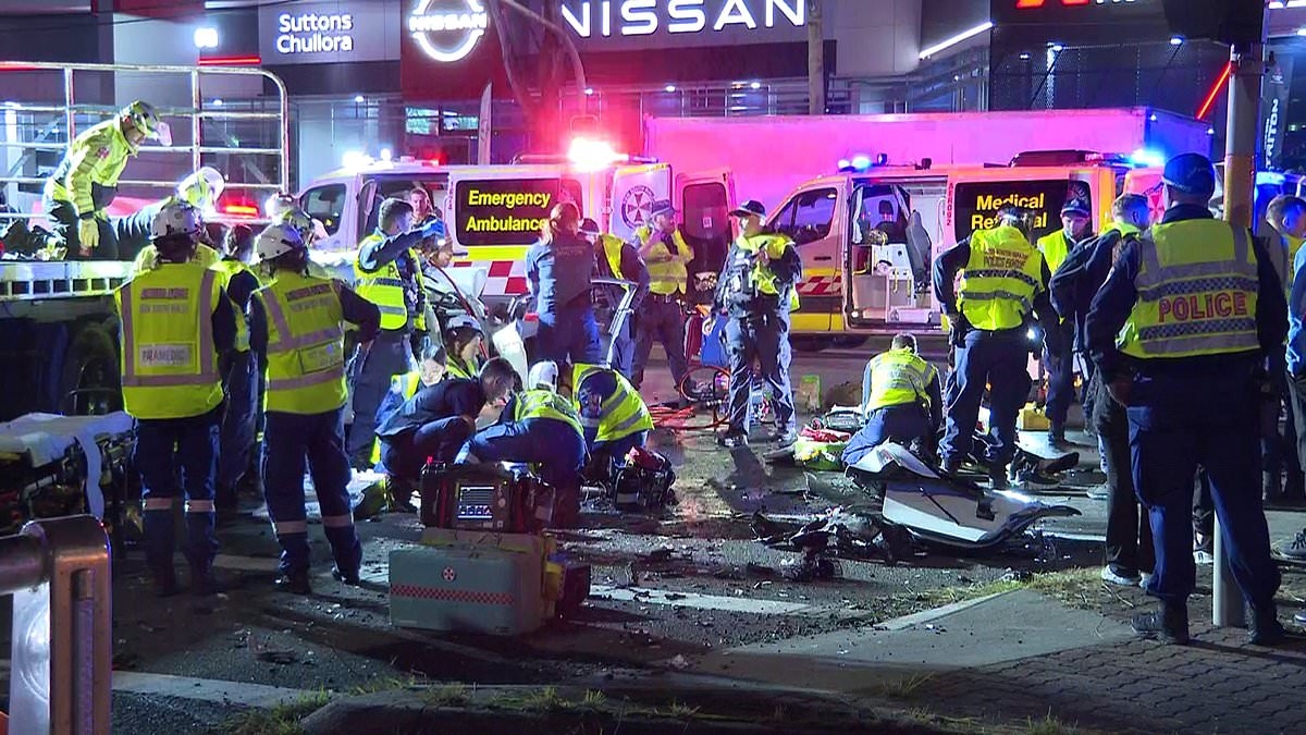 Aussies issued warning ahead of King's Birthday long weekend after two separate horror crashes overnight