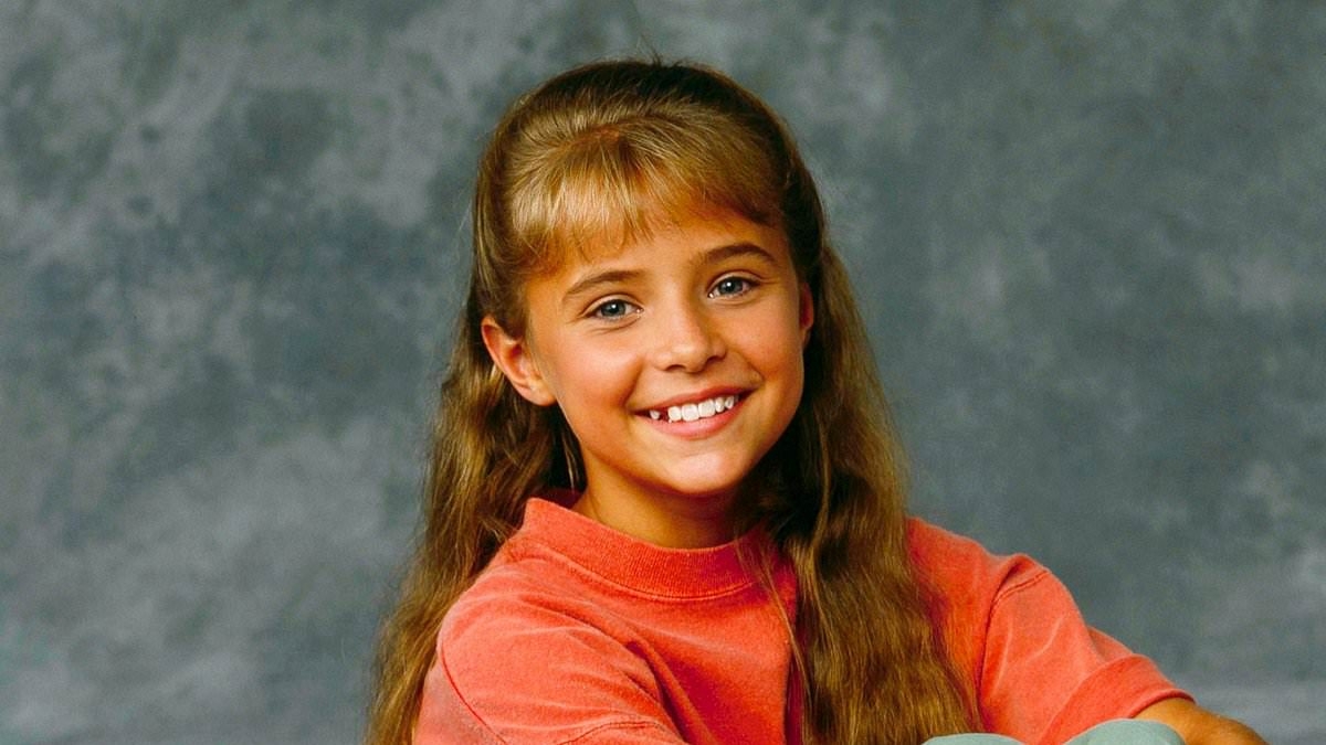 Step By Step star Christine Lakin, 46, rose to fame as a child actress in the '90s... see her now