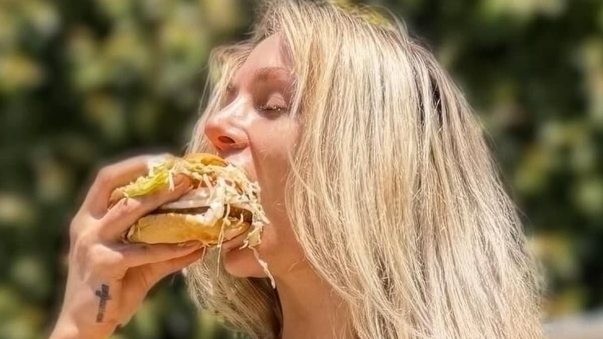 Courtney Stodden shocks in barely-there bikini while devouring vegan burger