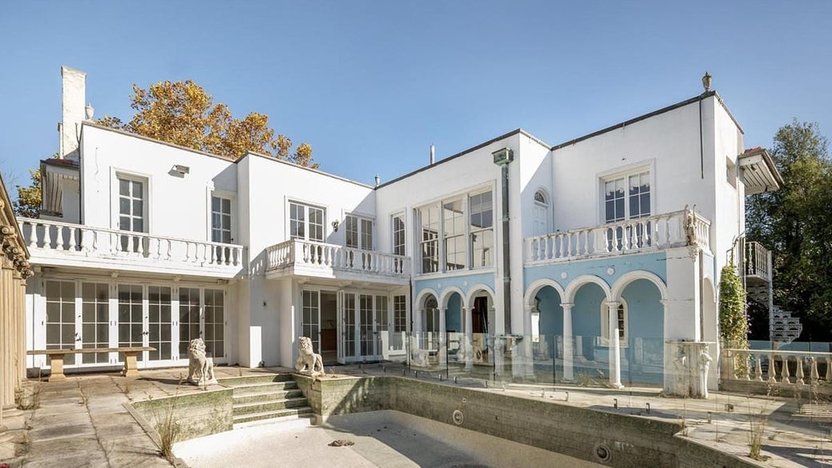 It's the derelict mansion linked to the Royals and one of Australia's most elite families - now it faces an extraordinary new future