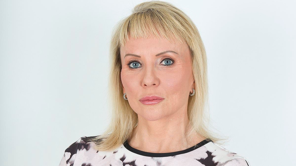 How your parents divorcing when you're an adult blights your life: Lisa-Jane was 47 when her mum and dad split. Now she reveals the bitter truth - and the catastrophic 'lonely' consequence for her ageing parents