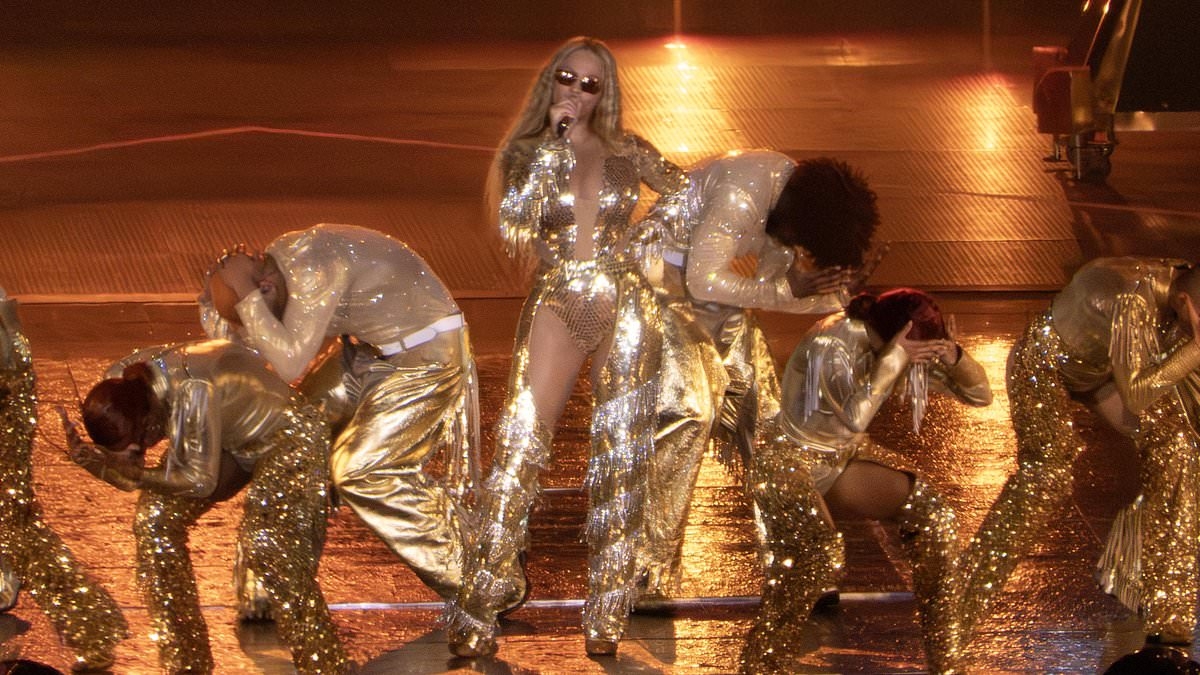 BREAKING NEWS Beyonce's pants fall down when on stage in London during embarrassing wardrobe malfunction